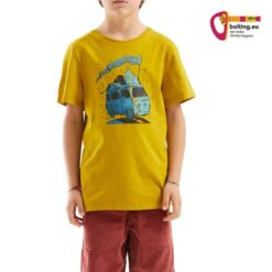 Kleiner Junge mit gelbem E9 B Furgo Kinder Klettershirt von vorne.