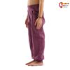 Kindermodell mit einer lilanen E9 B Olivia Mädchen Kletterhose von der Seite.